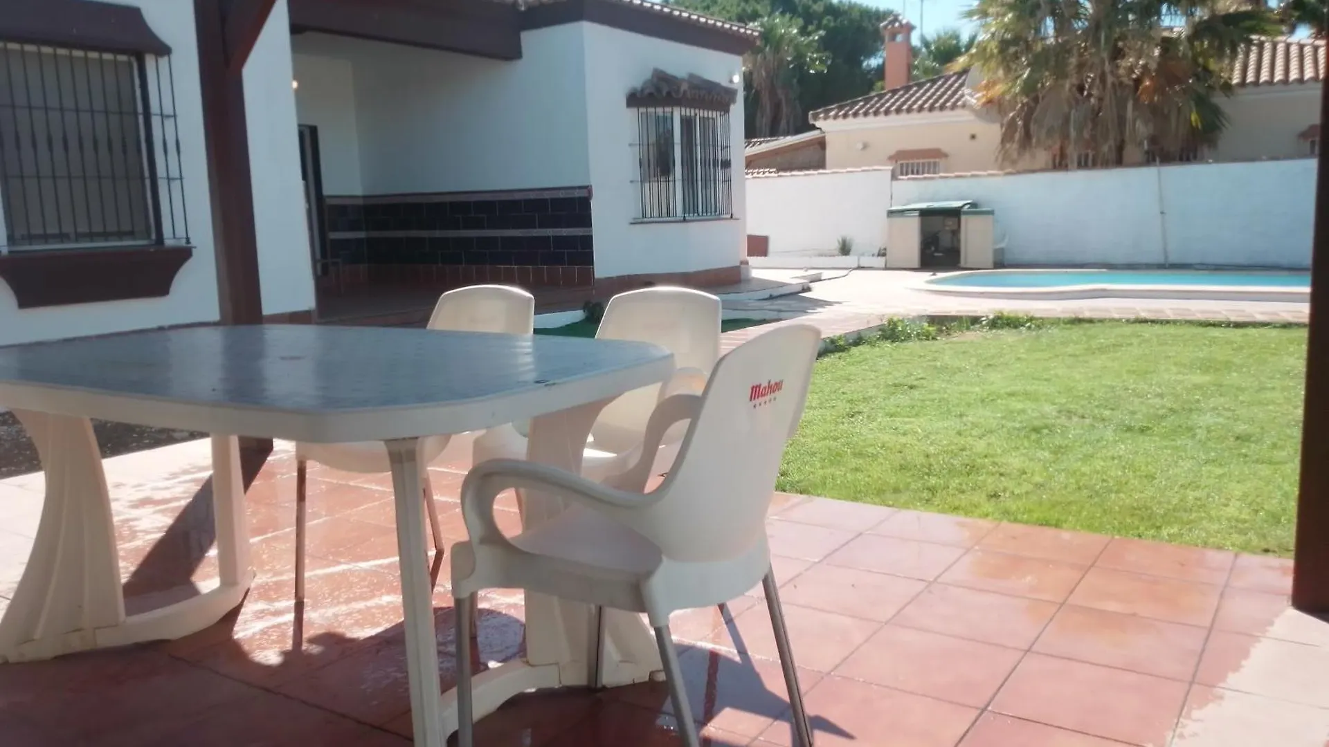 Agradable Chalet Con Piscina Para Escapadas. Chiclana de la Frontera