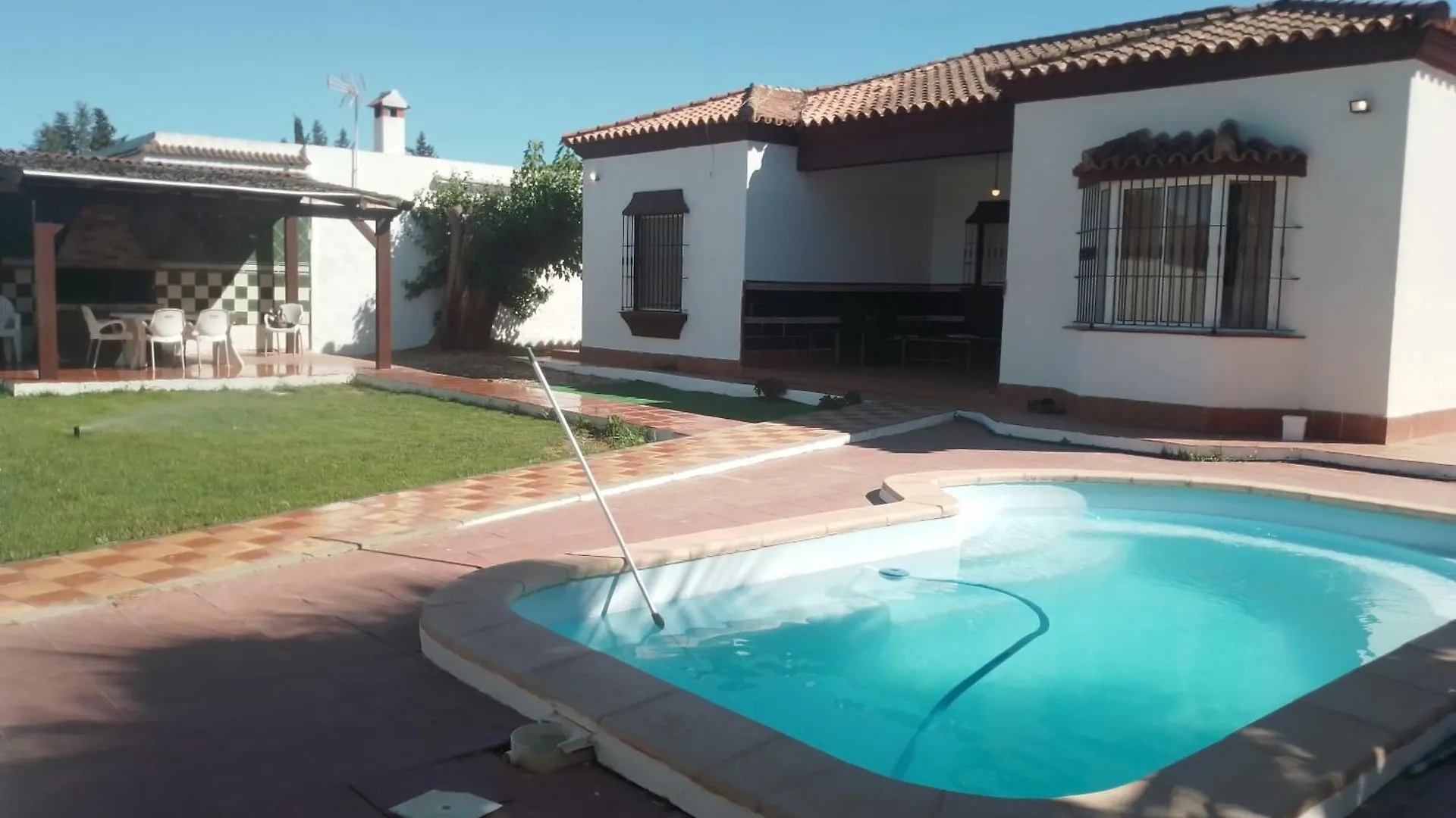 Agradable Chalet Con Piscina Para Escapadas. Chiclana de la Frontera